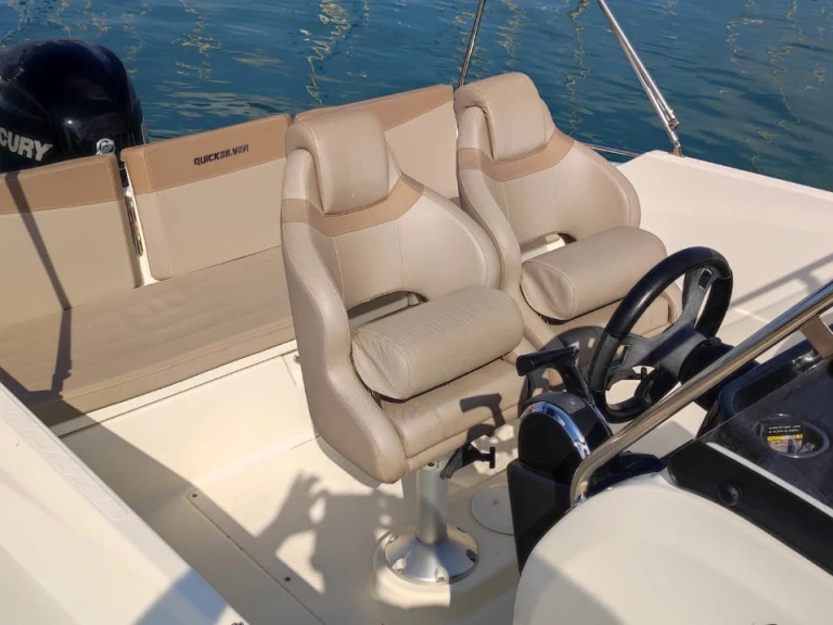 Quicksilver Quicksilver 675 Open Activ charter bareboat or captained in  Six-Fours-les-Plages