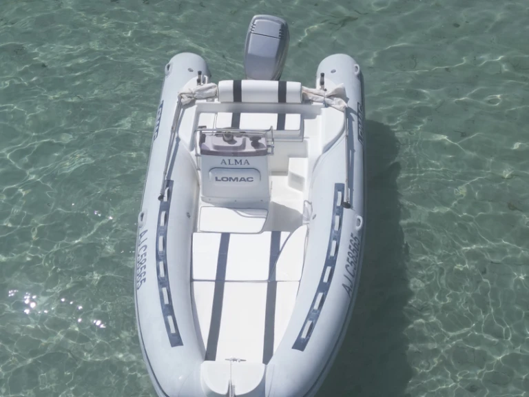 Rent a Lomac Lomac 540 IN Porto-Vecchio