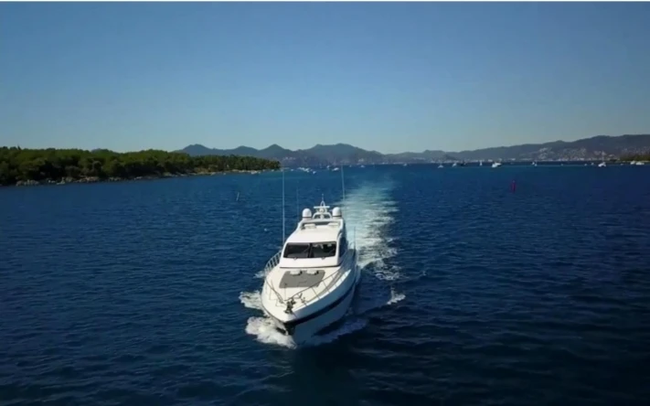 Rent a Overmarine S.p.a MANGUSTA 72 Sorrento