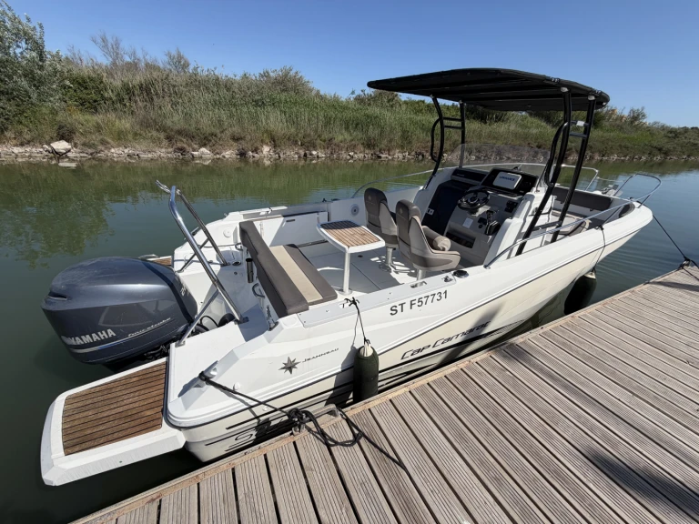 Motorboat rental with or without captain Jeanneau Pérols