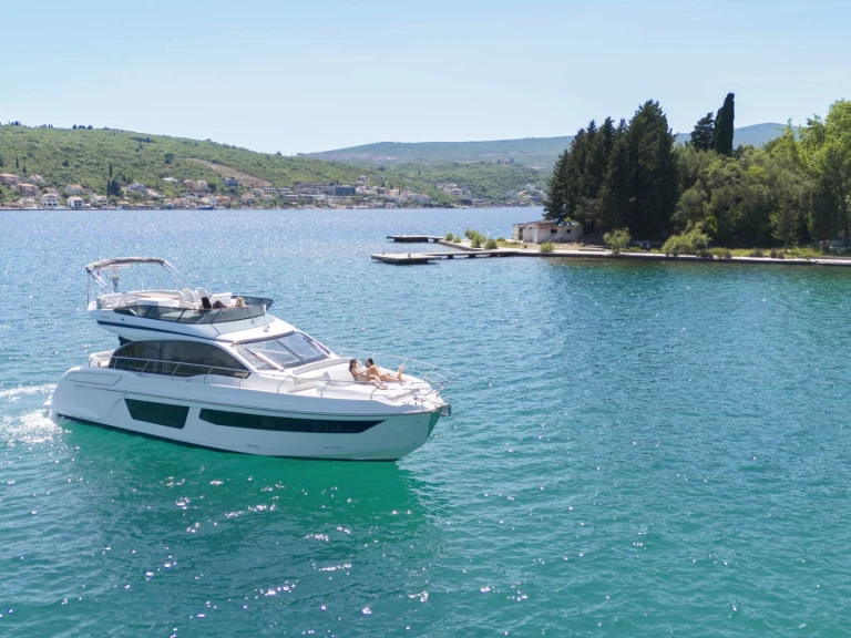 Luxury Yacht rental in Tivat - Azimut Azimut 53 Fly