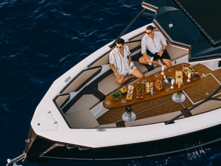 Alesta Raptor Excursion in Mílos on SamBoat