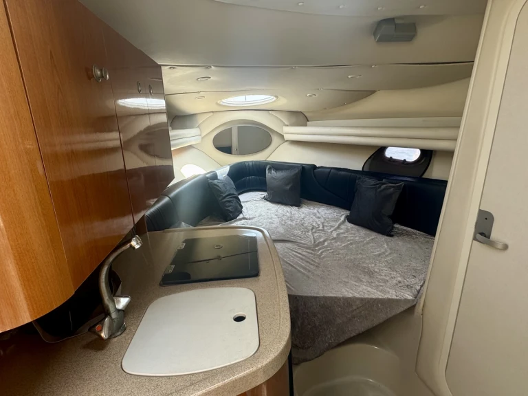 Rent a Four Winns Vista 248 Saint-Raphaël