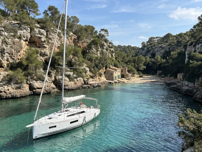 Bareboat Rental Sailboat Oceanis with a boat licence