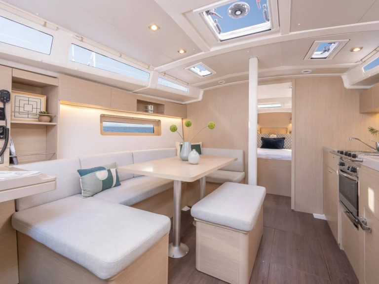 Rent a Oceanis 37.1 firts line Palma de Mallorca