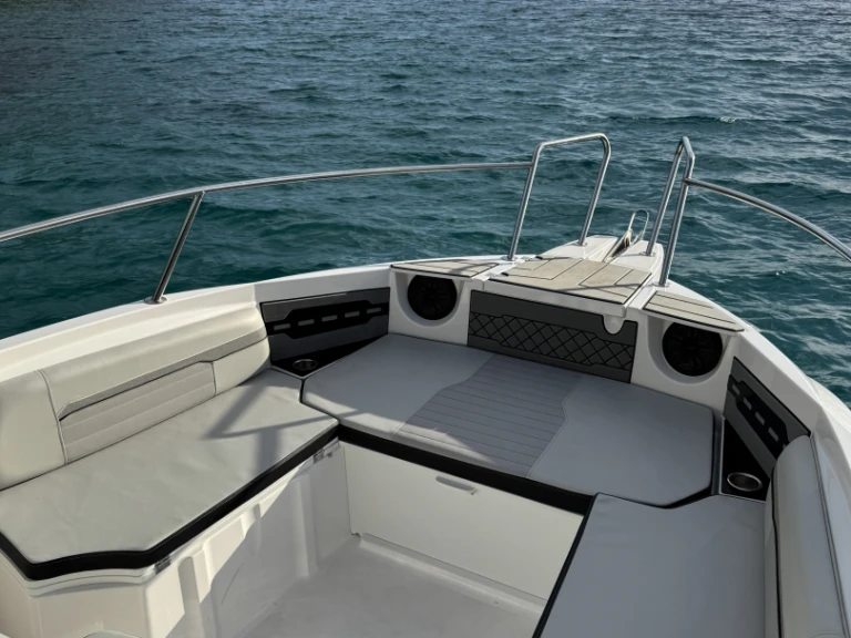 Motorboat rental with or without captain Karnic Dubrovnik