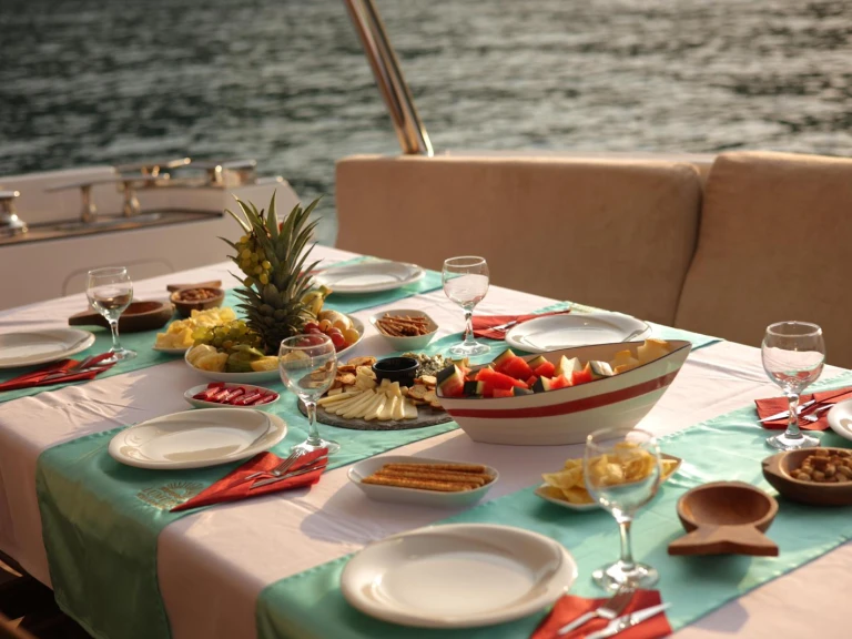 Yacht charter Kemerköy cheap Tuzla