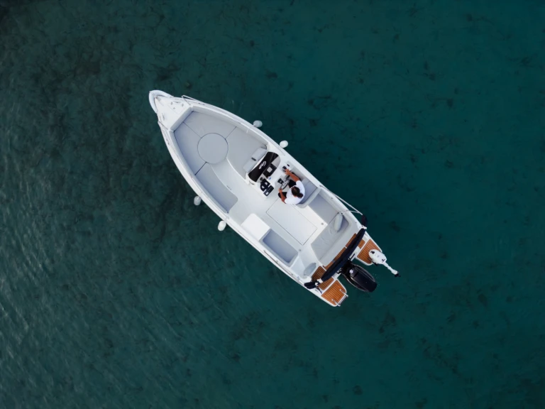 GAIA COSTRUZIONI NAVALI OPEN 22 charter bareboat or captained in  Benitses