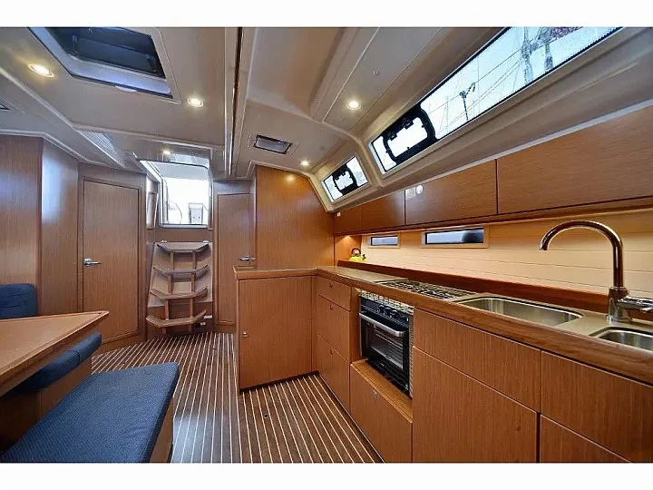Yacht charter Alimos cheap Cruiser 46