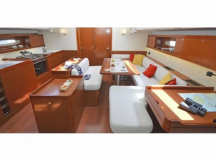 Rent a Bénéteau Oceanis 50 Family Alimos