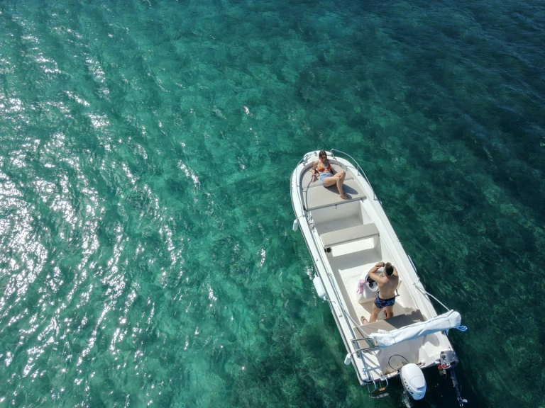 Bareboat Rental Motorboat Nireus with a boat licence