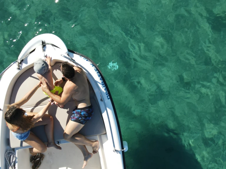 Boat rental Nireus Nireus 550 in Benitses on Samboat