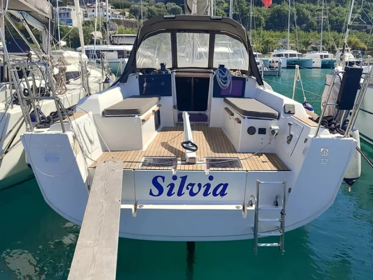 Yacht charter Furnari cheap Dufour 32