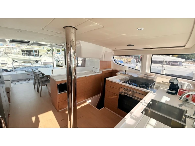 Yacht charter Golfo Aranci cheap Bali 4.4