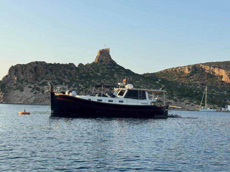 Motorboat rental with or without captain Menorquin-Yachts Port d'Andratx