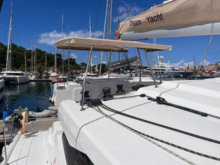 Boat rental Fountaine Pajot Astrea 42 in Bas du Fort on Samboat