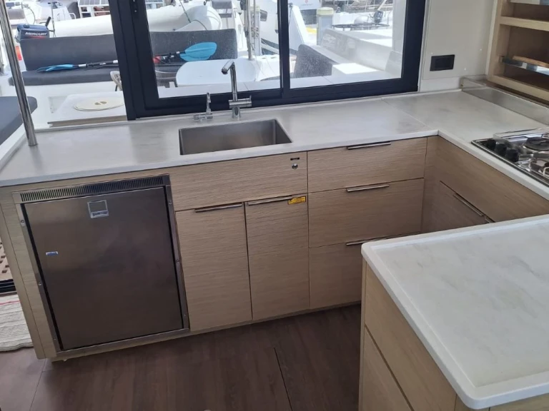 Rent a Lagoon Lagoon 46 Nassau