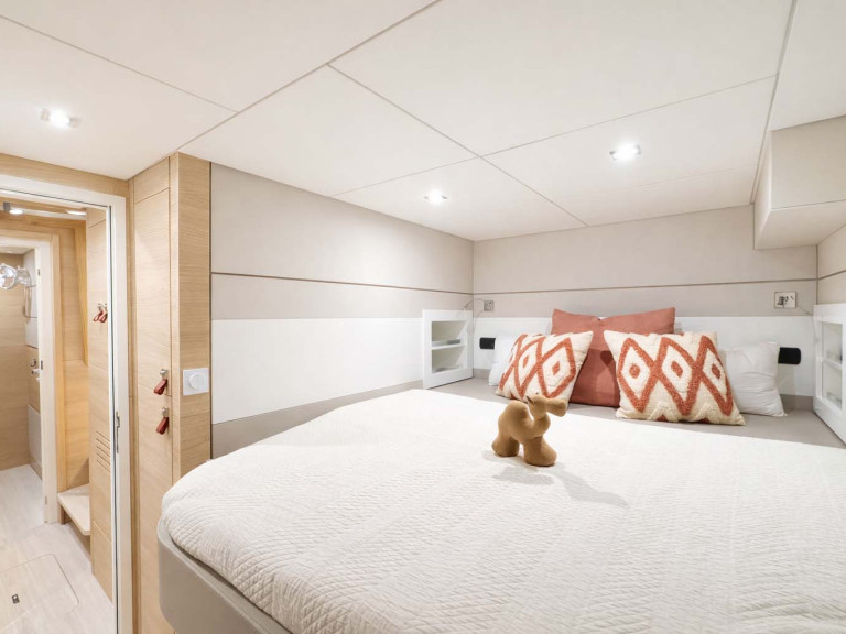 Yacht charter Port Grimaud cheap Aventura 45