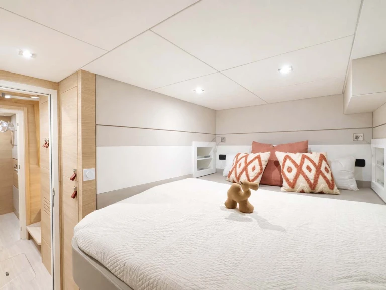 Yacht charter Port Grimaud cheap Aventura 45