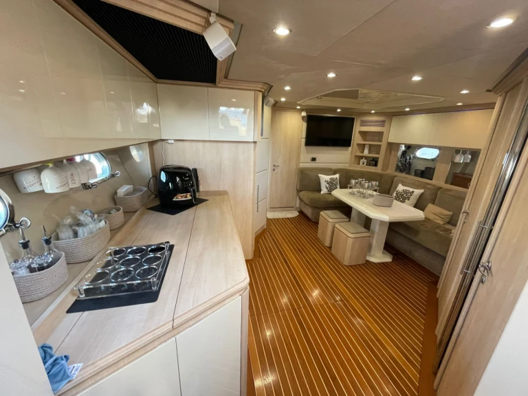 Luxury Yacht rental with or without captain Bayliner Trapani