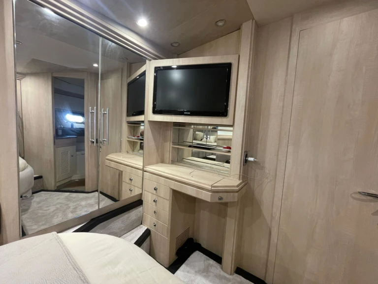 Bayliner Sarnico 65 in Milazzo on SamBoat