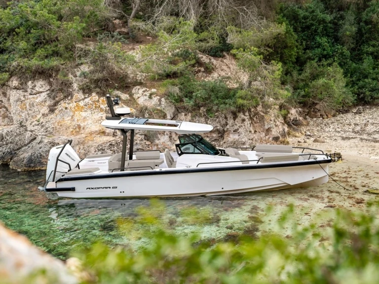 Axopar 29 Sun Top in La Trinité-sur-Mer on SamBoat