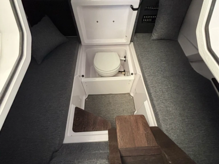 Rent a Axopar 29 Sun Top La Trinité-sur-Mer