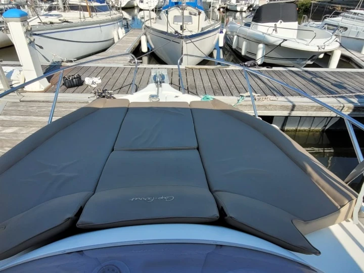 Yacht charter Saint-Philibert cheap B2 Marine 672 Sun Deck