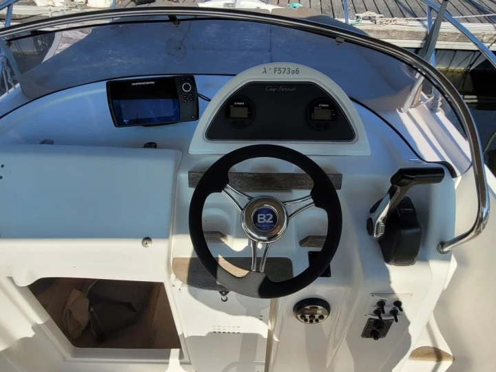 Motorboat rental in Saint-Philibert - B2 Marine B2 Marine 672 Sun Deck