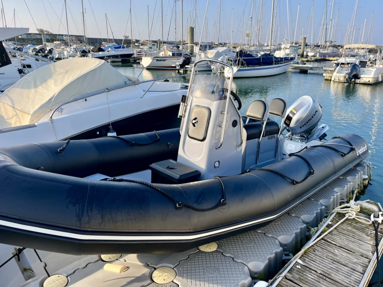 Boat rental Bombard Explorer 550 in Quiberon on Samboat
