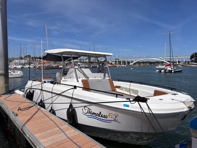 Bénéteau Flyer 9 charter bareboat or captained in  La Trinité-sur-Mer