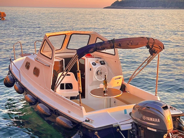 Bareboat Rental RIB Maestral with a boat licence