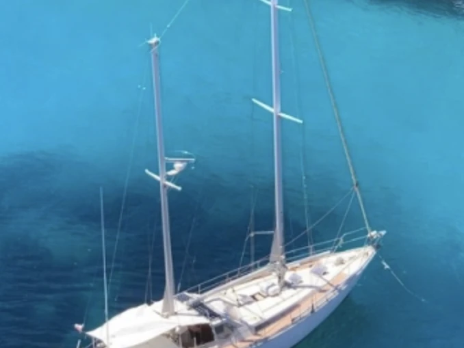 Bareboat Rental Sailboat Amel with a boat licence