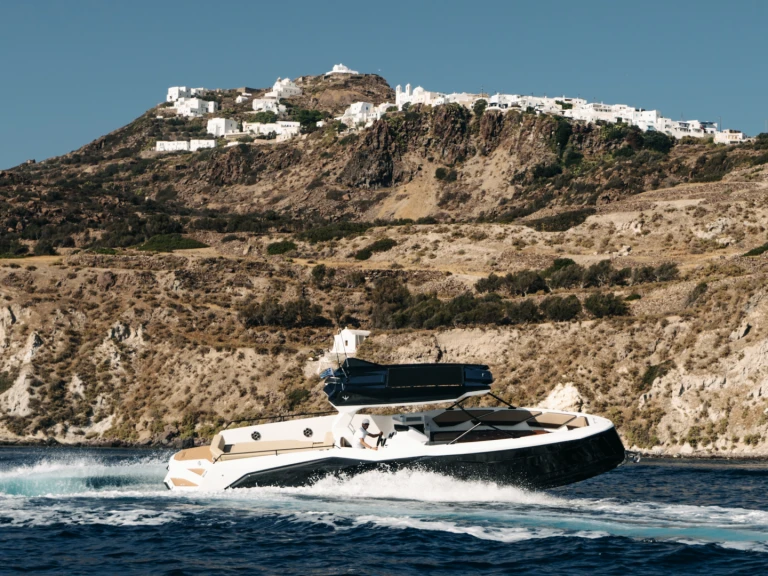 Motorboat rental with or without captain Alesta Mílos