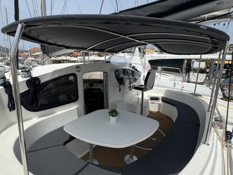 Catamaran for rent Lefkáda at the best price
