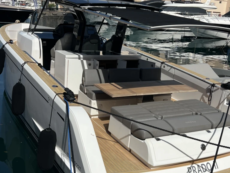 Rent a Pardo Yachts Pardo 38 Les Salins d'Hyères