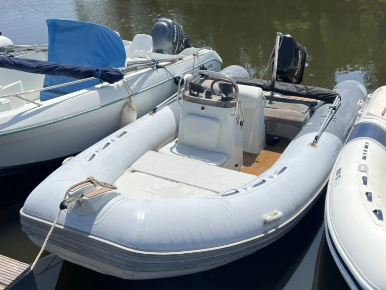 RIB rental with or without captain Zodiac Hyères