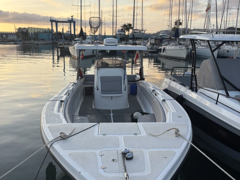 Motorboat rental with or without captain Amr Dénia