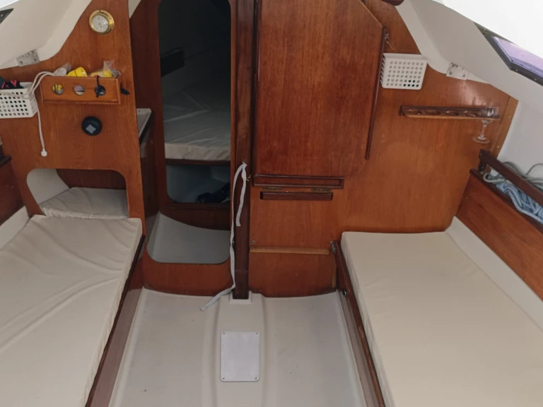 Yacht charter La Rochelle cheap First 25