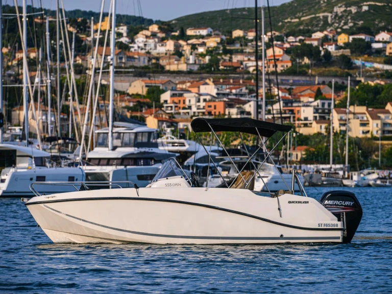 Rent a Quicksilver Activ 555 Open Marseille