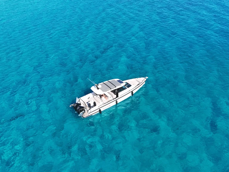 Bareboat Rental Motorboat Axopar with a boat licence