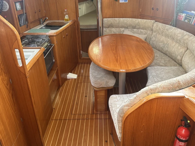 Jeanneau Sun Odyssey 34.2 in La Turballe on SamBoat