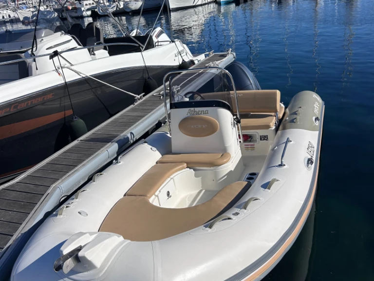 Zodiac Medline 550 in Pietrosella on SamBoat