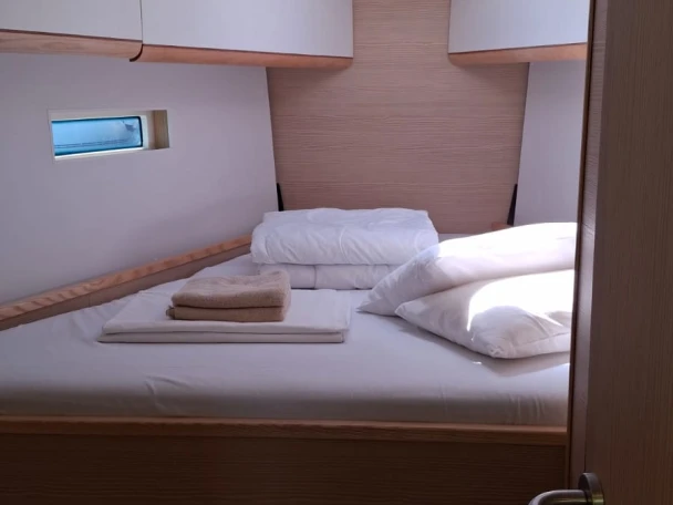 Sailboat for rent Trogir at the best price