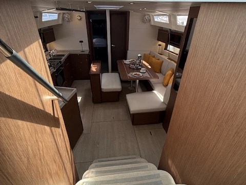 Bareboat Rental Sailboat Bénéteau with a boat licence