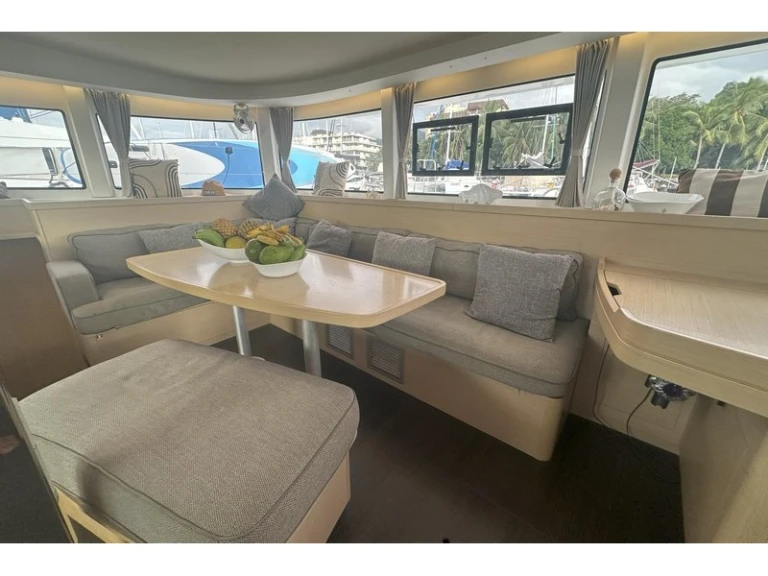 Rent a Lagoon Lagoon 42 Papeete