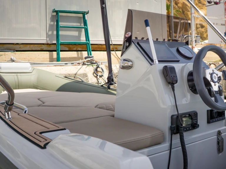 Rent a Italboats Stingher 380FR Altea