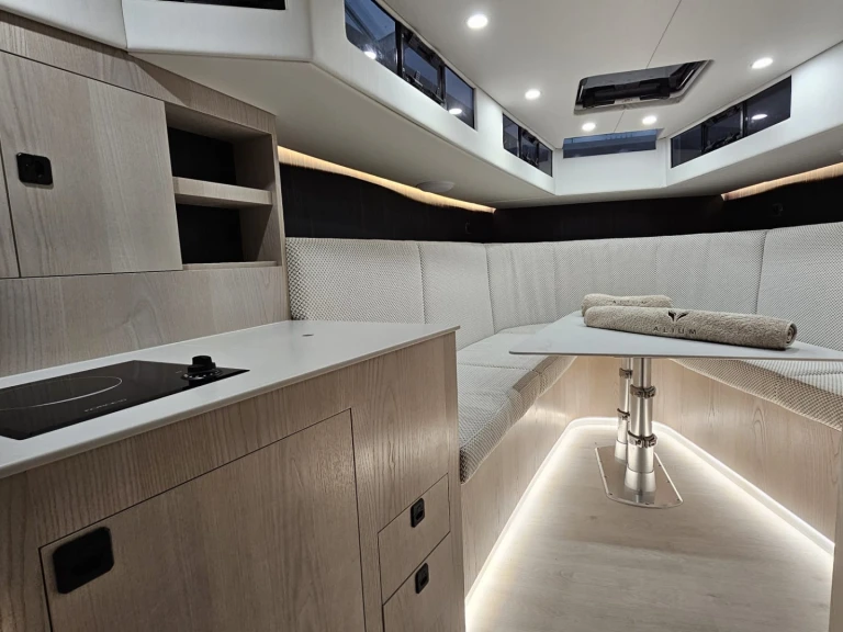 Motorboat for rent Cannes at the best price