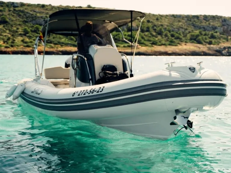 Sacs Sacs S 780 in Tivat on SamBoat