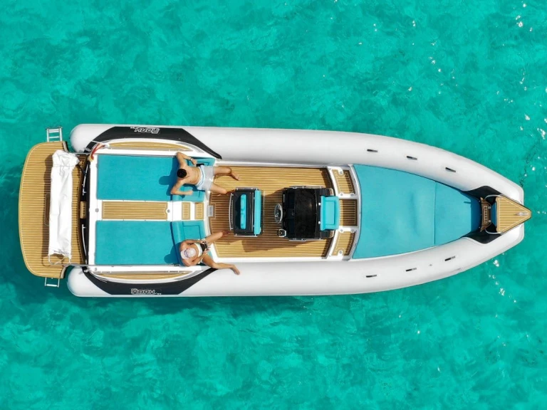 Noah 29EFB in Marina Botafoch on SamBoat